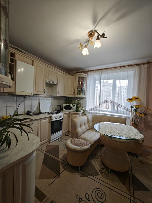 Продаж 3 кімнатна. Район Східний