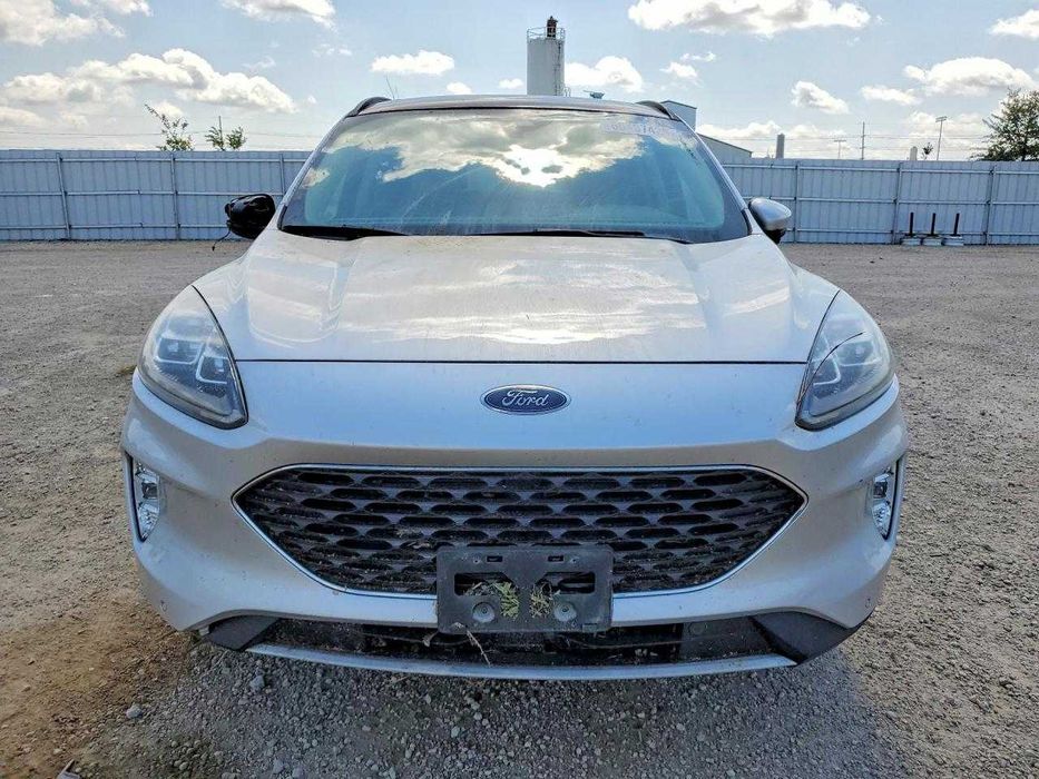Ford Escape 2020 /