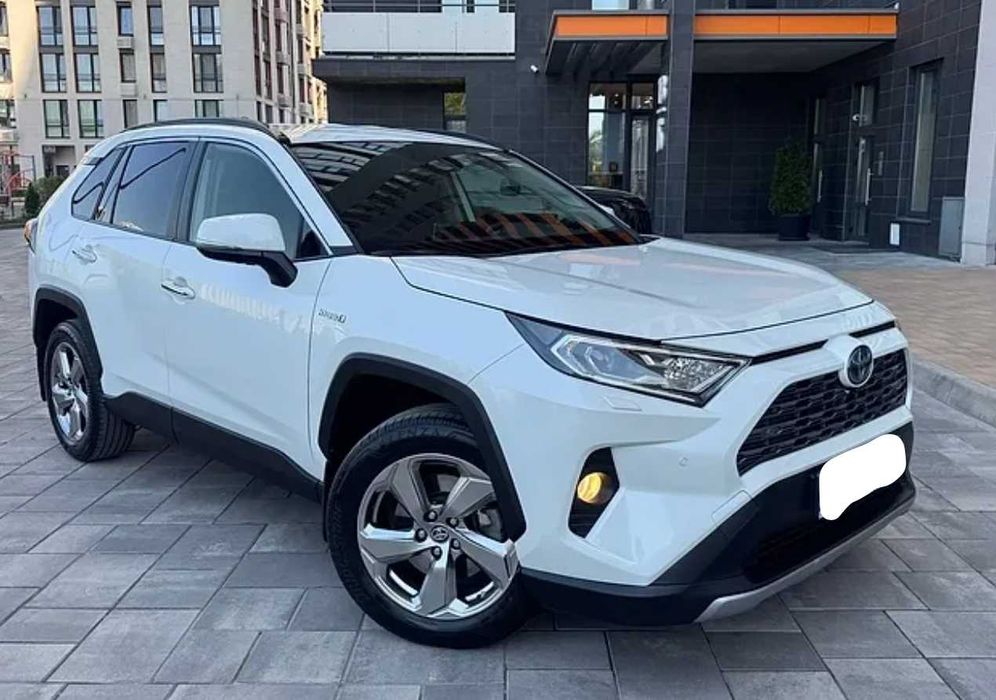 Срочно продам Toyota RAV4 2020