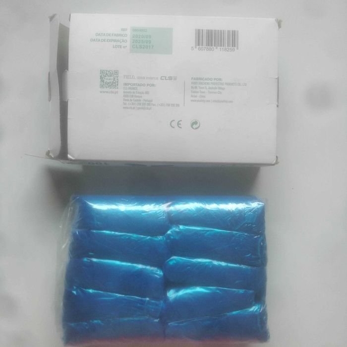 Caixa nova 100 unidades azuis Capas de protecção de pés / sapatos polietileno (cobre / protege)