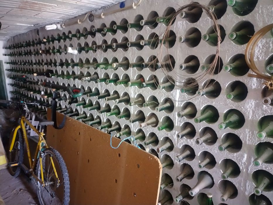 400 garrafas de vinho vazias