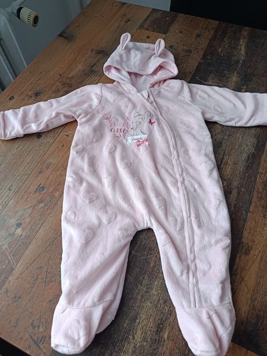 Cienki kombinezon Bambi z wywijanymi rączkami rozmiar 0-3 cm 56-62cm