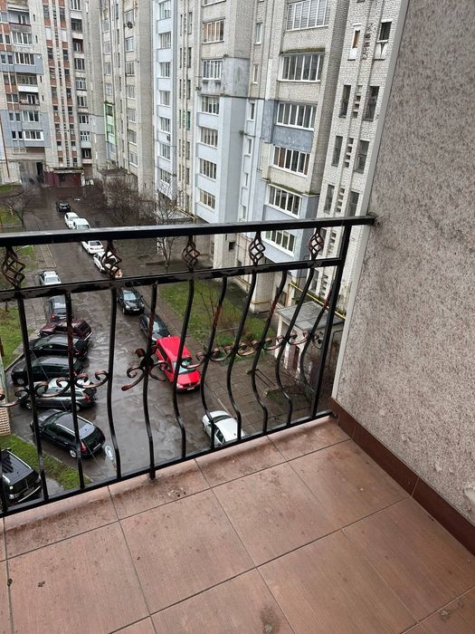 Продам простору 2 кімнатну у м.Шептицький