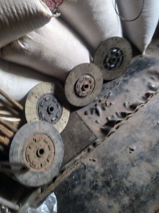 Диск сцепления новыеЗил 130. Газ53.-задняя ресора   Смд КПП и Смд  заводской