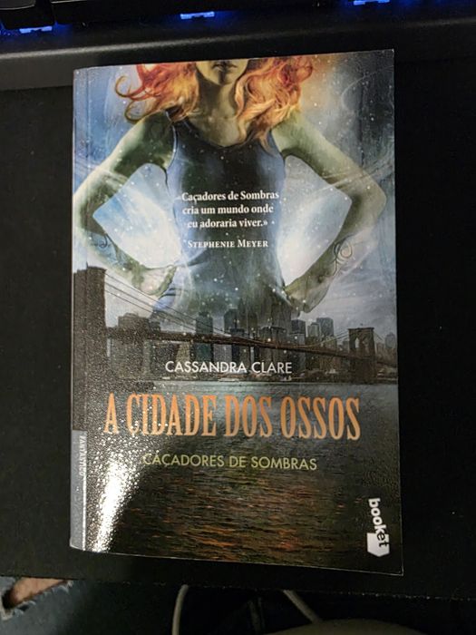Livro de bolso - Cidade dos Ossos