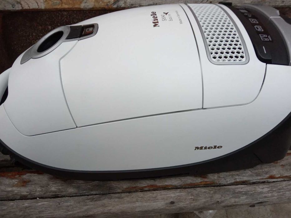 Пилосос  Miele  .німеччина S8340
