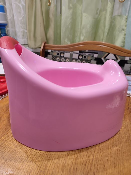 Продам детский горшок.