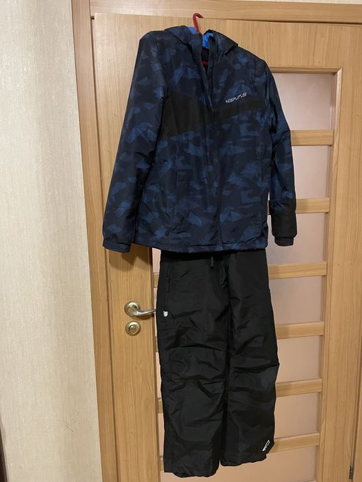 Продам лыжный , теплый костюм