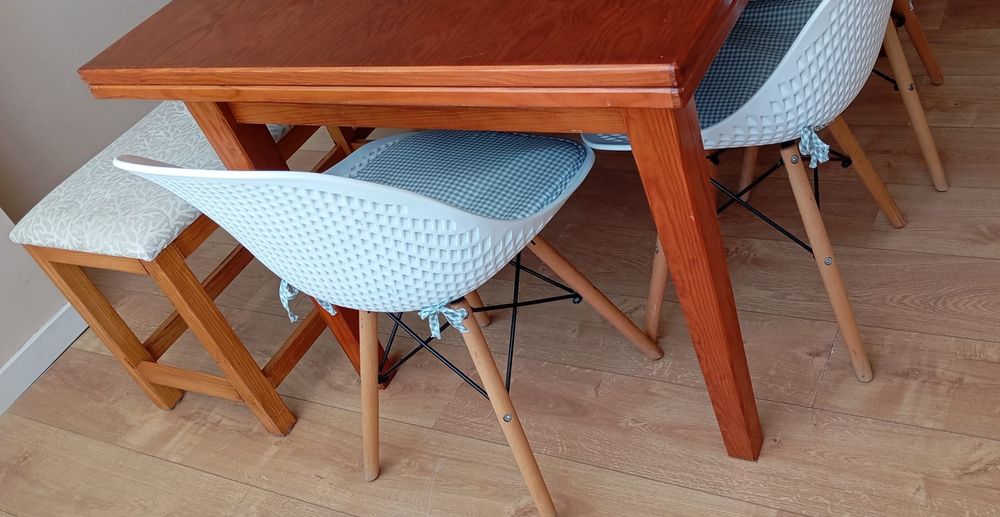 Mesa extensível em madeira maciça