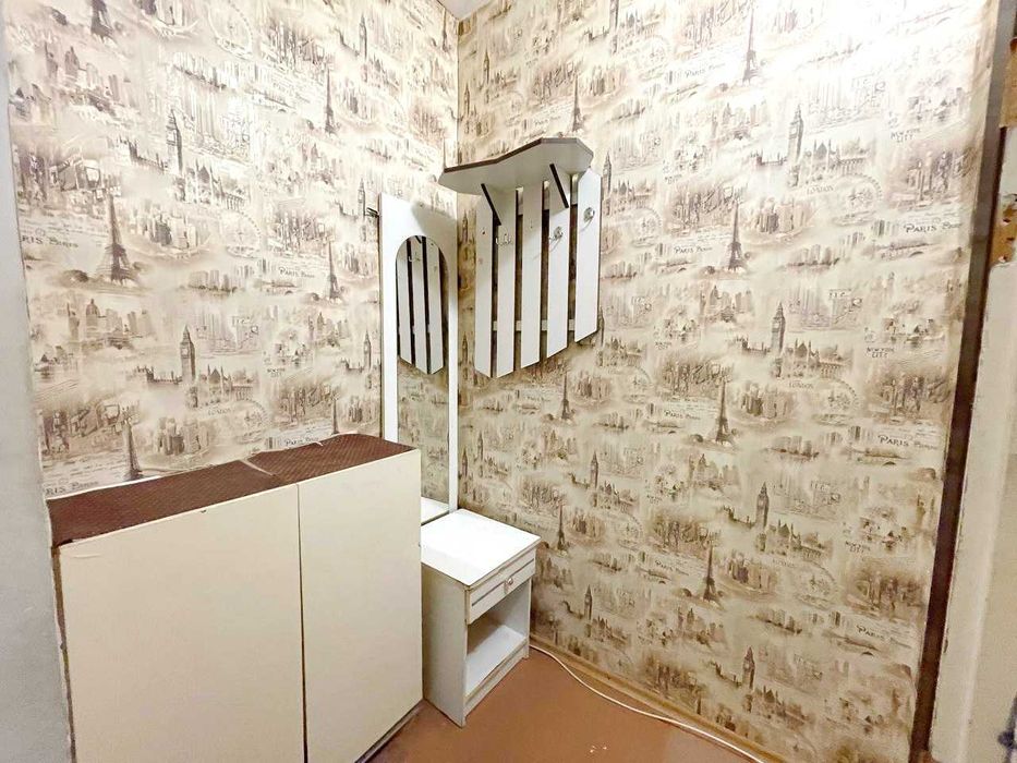 Продаж великогабаритної 1-кімнатної квартири на Океанівській.