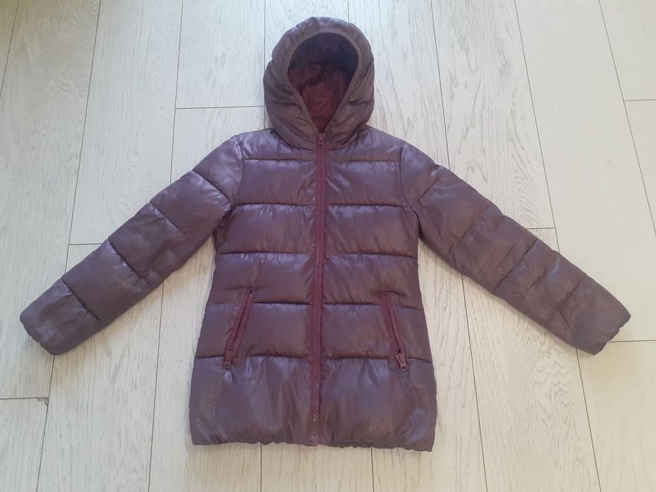 На р.140 курточка зимняя Benetton
