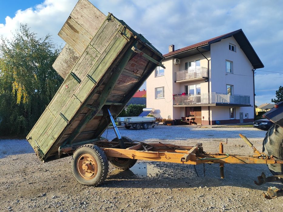 Przyczepa wywrotka jednoosiowa wywrot na 3 strony