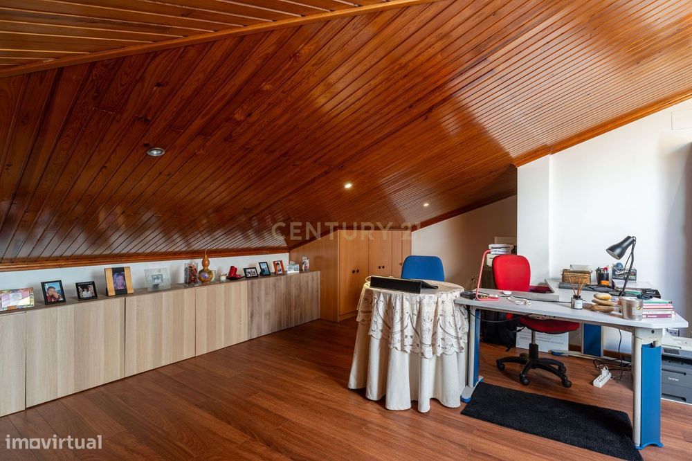 EXCLUSIVO apartamento T3 com o privilégio de contar ainda com um amplo