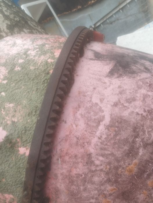 Бетономешалка, бетонозмішувач, корпус на фото