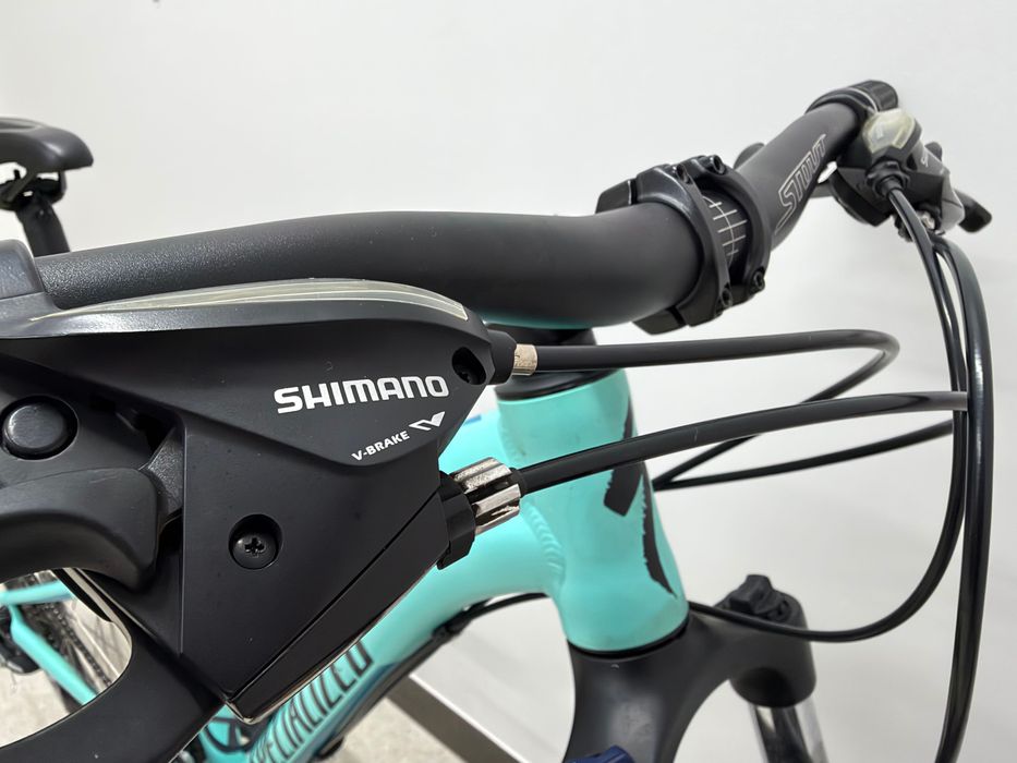 Rower MTB Specialized Jynx 650B. Rozmiar S. Bardzo dobry stan w pięknym kolorze. Oryginalny osprzęt. Opony Specialized Fast Trak. Dowód zakupu.