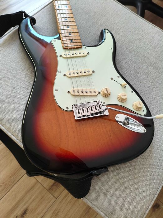 Fender Stratocaster Player Plus SSS 3TS