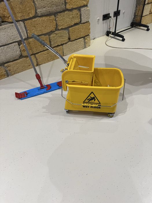 Відро з віджимом італійське