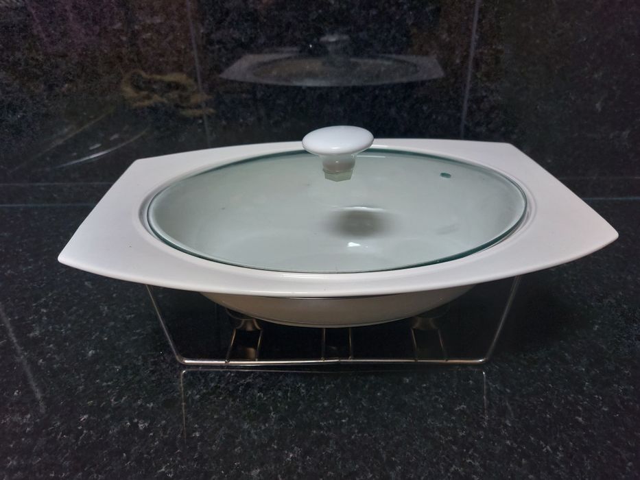 Travessa com tampa e suporte velas