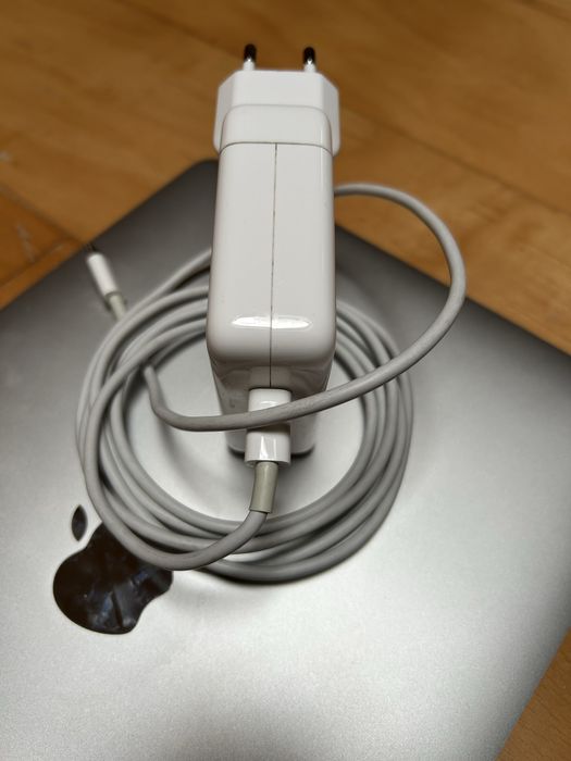 MacBook Pro 13-inch, M1, 2020 MBP 13.3 SLV 8C CPU/GPU CTO 16Gb/256Gb