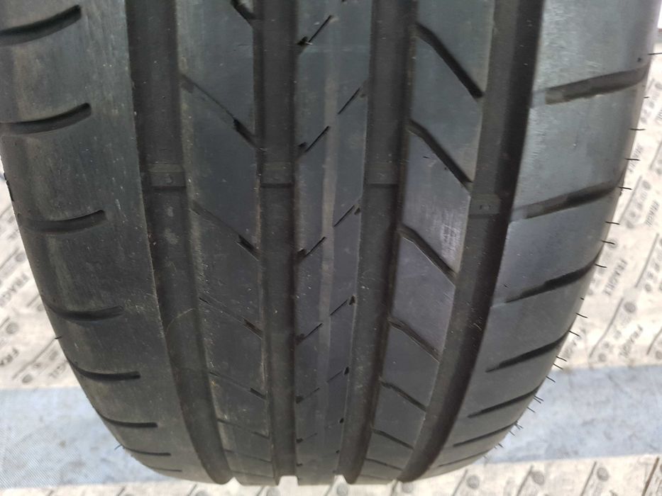 Opona Letnia Goodyear Efficent Grip 235/45R19  235/45/19