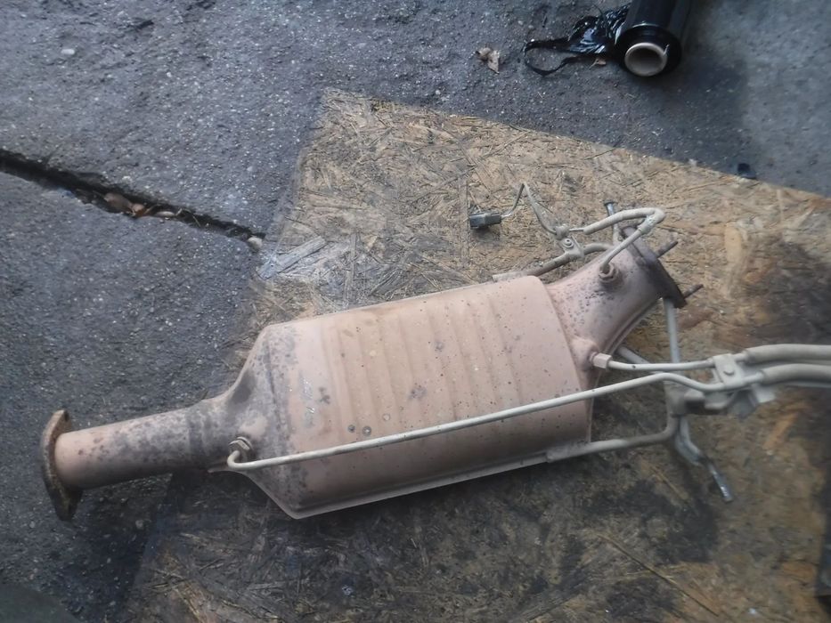 Volvo XC60 2.4 D5 dpf katalizator filtr czasteczek  9G9N-5H221-AC