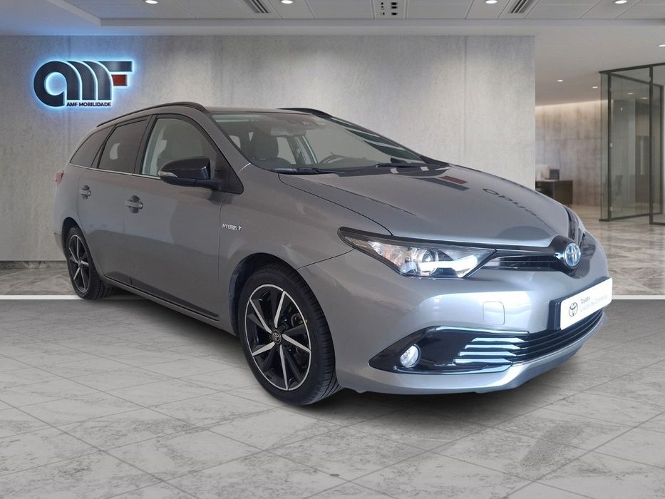 Toyota Auris Touring Sports 1.8 HSD Square Collection