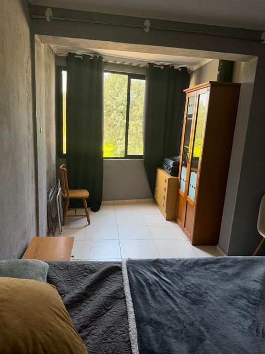 Alugo quarto em Albufeira