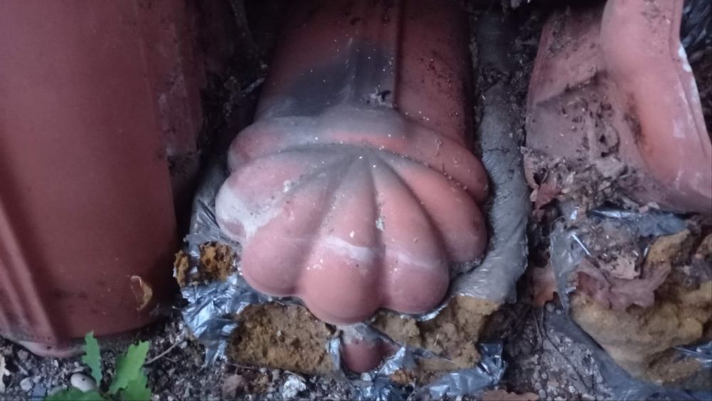 Lote de telhas espanhola Borja mod. envelhecida+cumes+cruzetas+cumes t