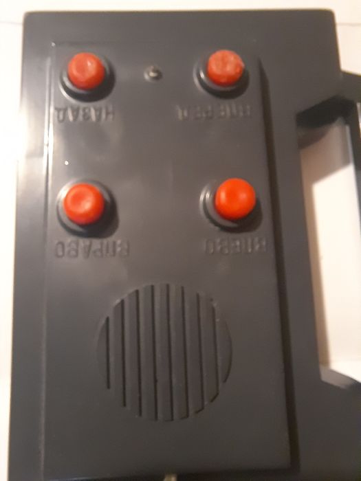 Продаю электромеханическую игрушку на пульте СССР 1982 г ТАНК КН-70 .