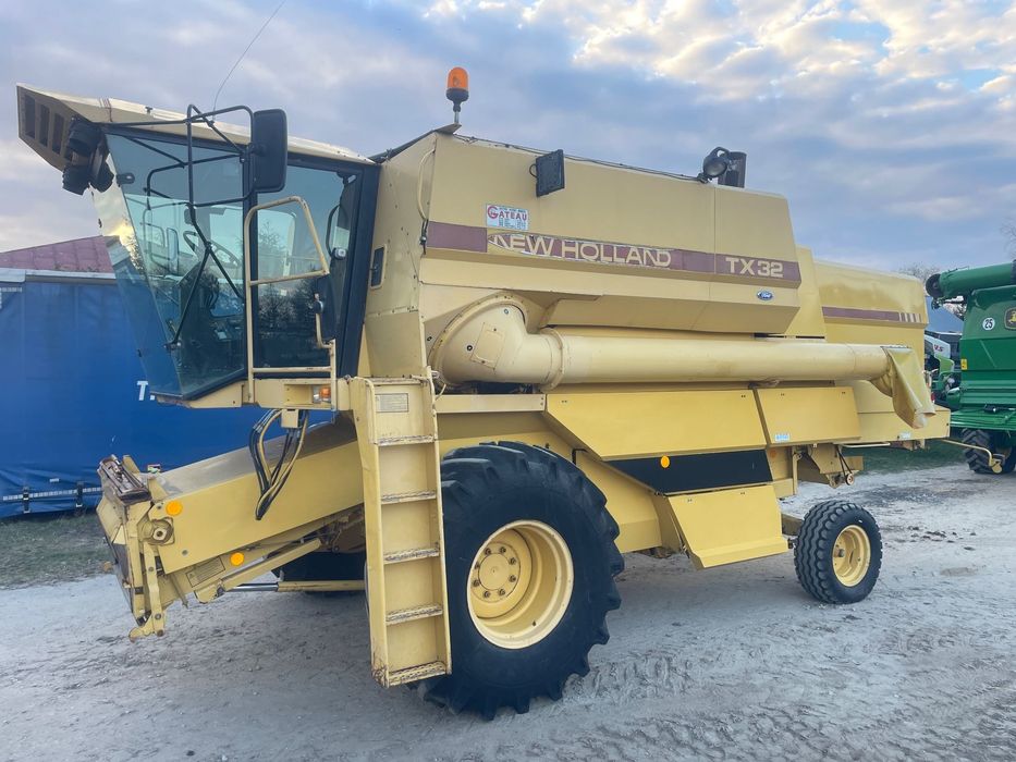 New Holland TX 32