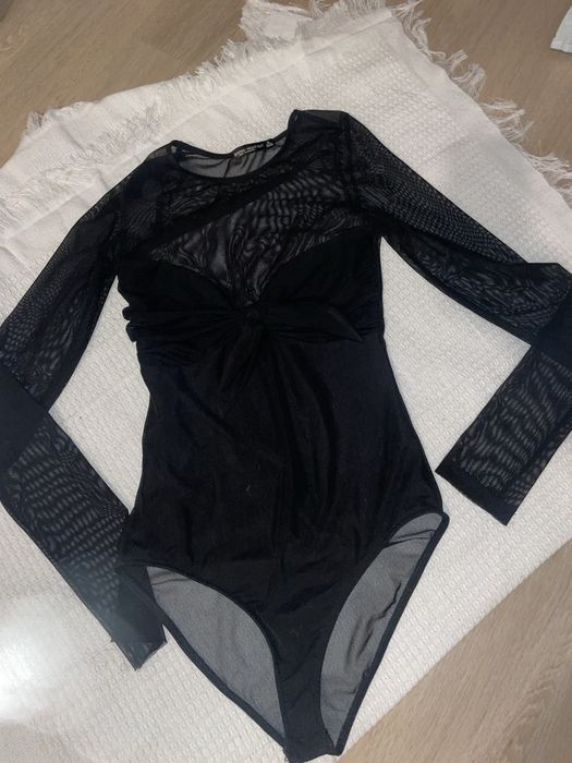 Body preto todo rede transparente atras