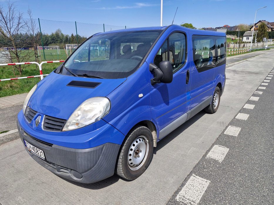 Reno trafic po pełnym serwisie. 9-cio osobowe.