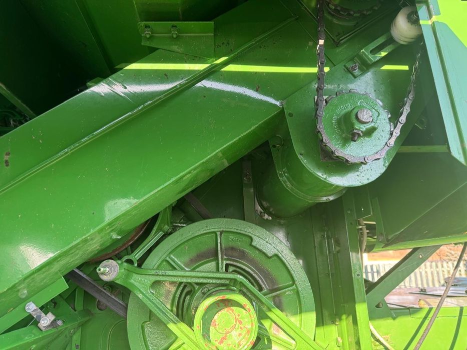 Комбайн свіжо пригнаний John Deere 1055