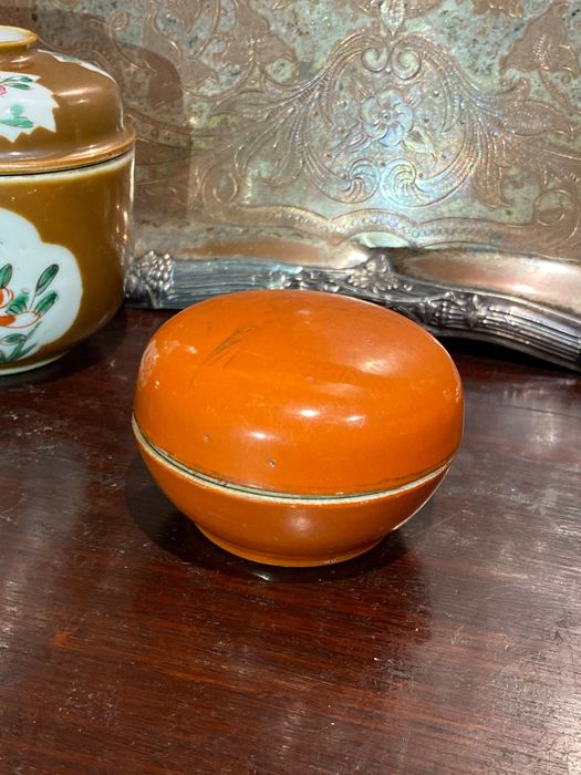 Caixa Porcelana Chinesa Séc XIX 7,2 cm Carimbada