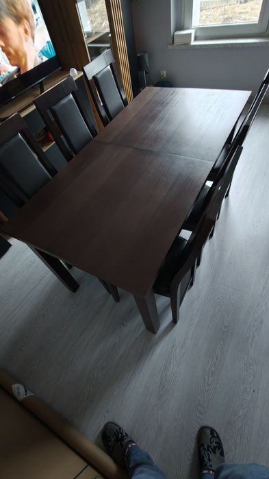 Stół z krzesłami rozkładany