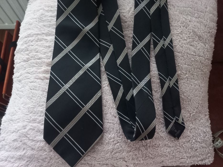 Eleganckie czarne krawaty