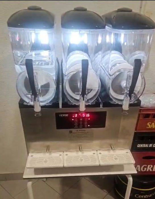 Maquina de Granizados Alugo ou Vendo