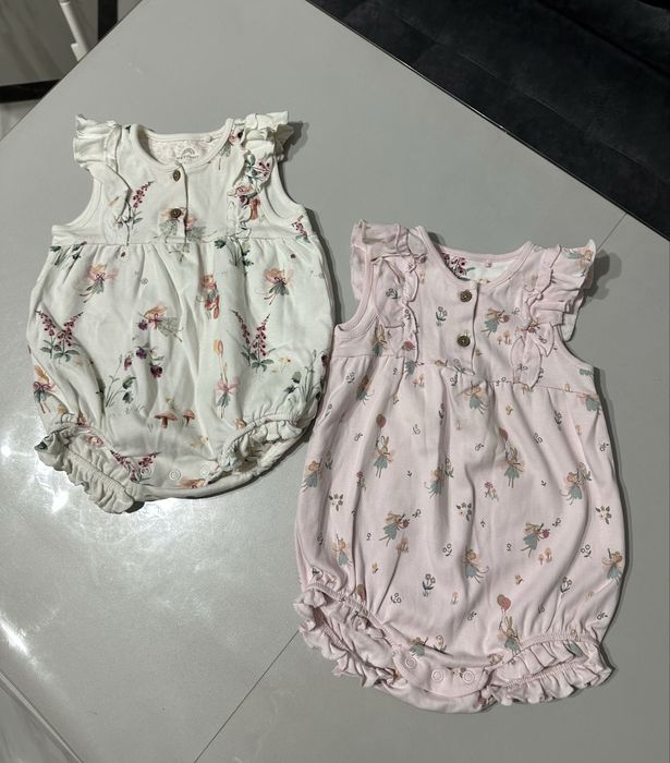 Лот речей на дівчинку 74/80см весна/ літо+ шапочки