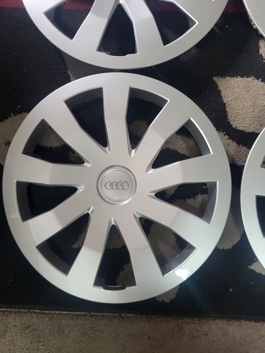 Oryginalne kołpaki Audi 15 cali nr katalogowy  82A 601 147