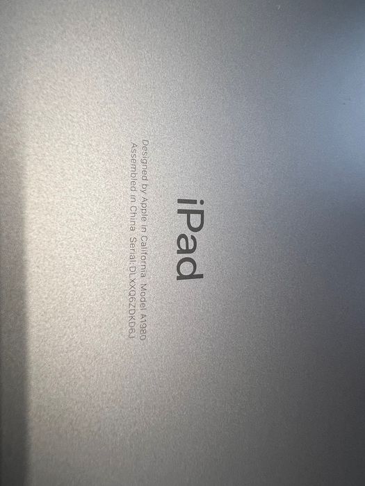 iPad Pro de 11" (mod. A1980) com caneta e capa, tudo em estado impecável