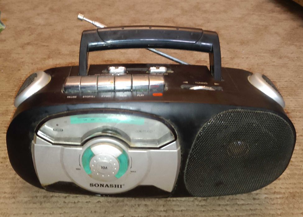 CD/Радио Магнитола/Плеер Кассетный.От сети и на батарейках.-3шт.разных