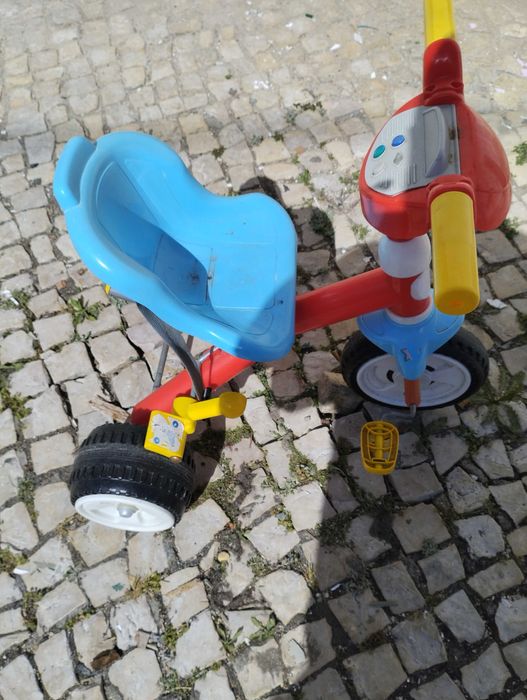 Triciclo de criança