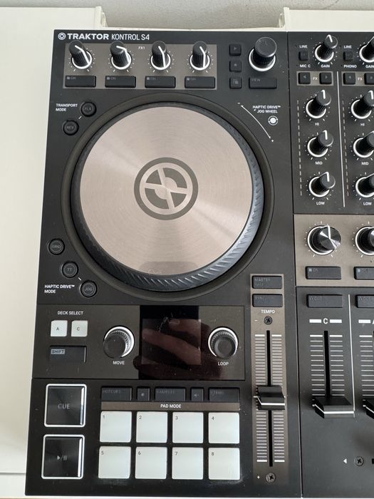 Traktor Kontrol S4 MK3 + Mala Magma