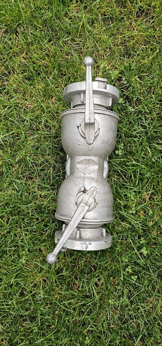 Trójnik aluminiowy przelotowy