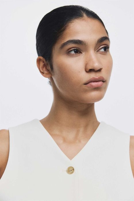 Kamizelka z dekoltem w serek i z baskinką 36 nowa kole PROMOCJA bluzka