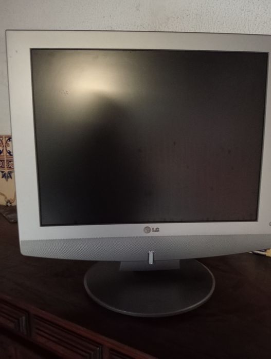 TV LG avariada , não liga