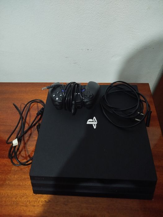 Ps4 pro de 1 Tb como nova