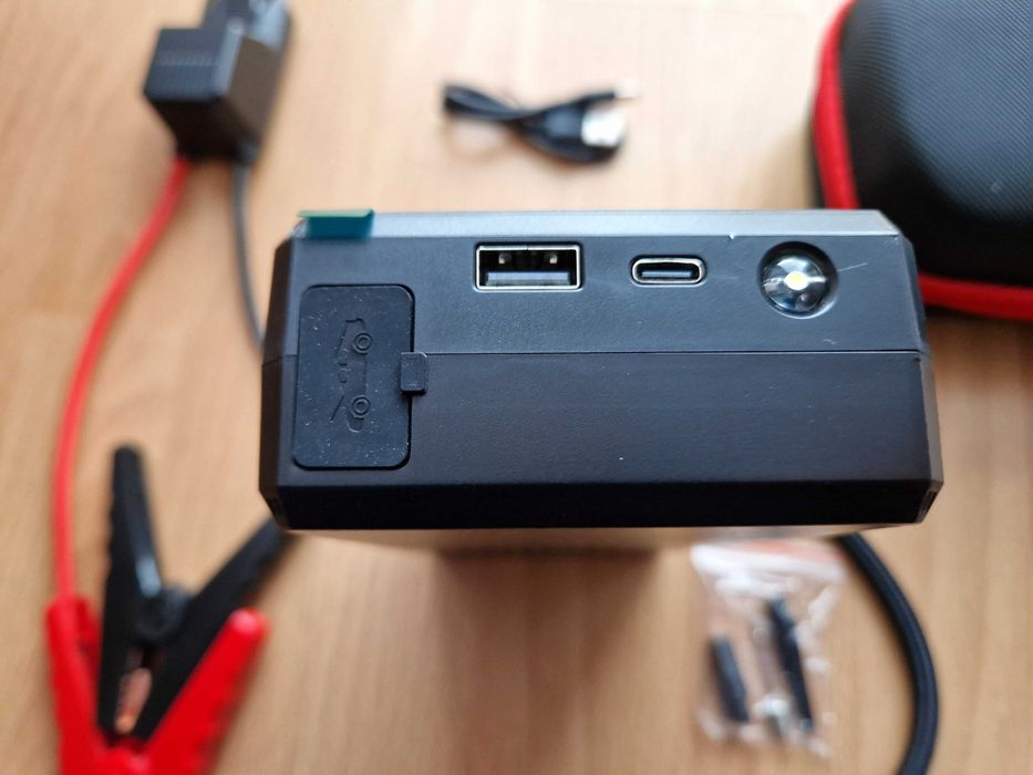 Jump starter z kompresorem