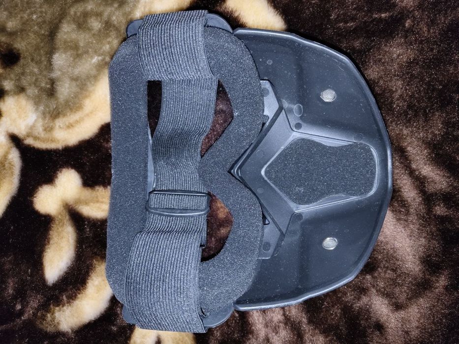 Защитная маска черная