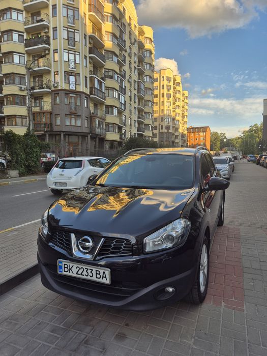 Продам Nissan Qashqai+2